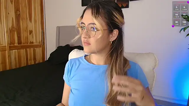 Snapshot of MaryMoon_ chatting on December 2025 04:35:02 PM MaryMoon online show from December 2025 04:35:02 PM