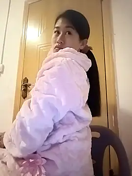 Snapshot of luy-xinh02 chatting on November 2025 01:33:02 PM luy-xinh02 online show from November 2025 01:33:02 PM