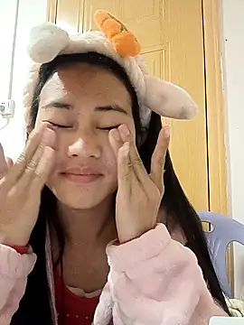 Snapshot of luy-xinh02 chatting on November 2025 11:34:02 AM luy-xinh02 online show from November 2025 11:34:02 AM