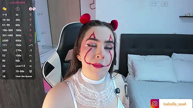 isabella sea  online show from October 2025 01:34:01 AM