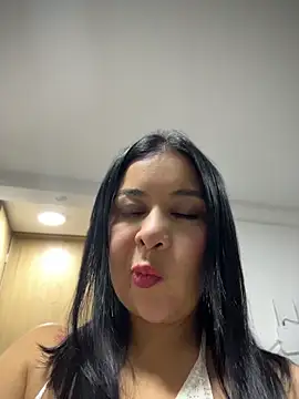 IrisDuvall online show from May 2026 01:25:02 AM