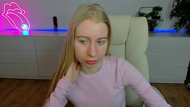 Alina Blonde online show from February 2026 06:33:02 AM