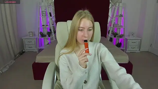 Alina Blonde online show from April 2026 05:41:02 AM