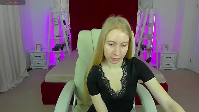 Alina Blonde online show from May 2026 05:34:02 AM
