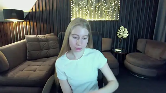 Alina Blonde online show from May 2026 05:34:02 AM