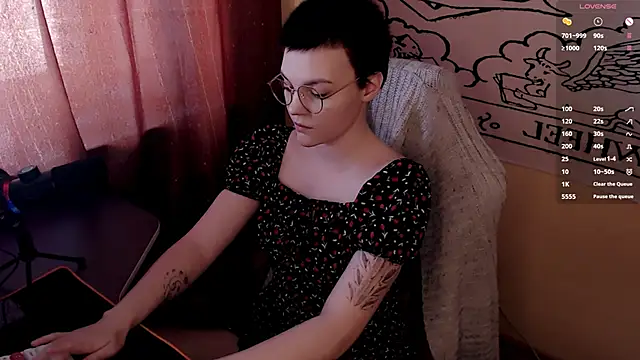 Snapshot of KrisNeal chatting on March 2026 09:47:01 AM KrisNeal online show from March 2026 09:47:01 AM