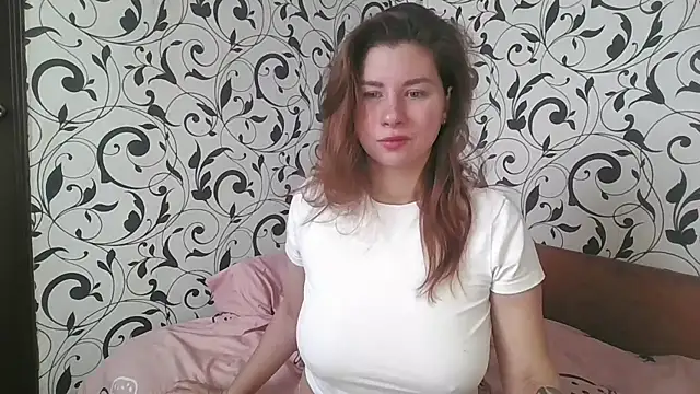 Snapshot of YourEmilie chatting on November 2025 08:46:02 AM YourEmilie online show from November 2025 08:46:02 AM