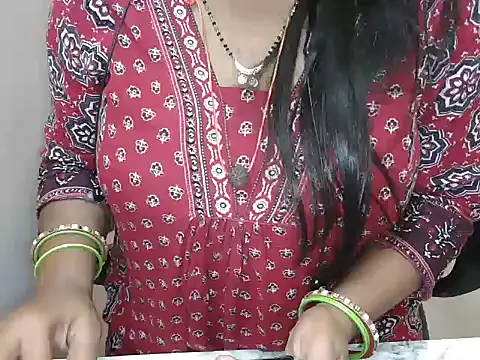 Snapshot of bold_naina chatting on November 2025 04:12:01 AM bold naina online show from November 2025 04:12:01 AM