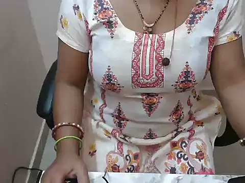 Snapshot of bold_naina chatting on November 2025 04:01:02 AM bold naina online show from November 2025 04:01:02 AM