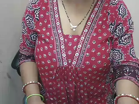 Snapshot of bold_naina chatting on November 2025 04:04:01 AM bold naina online show from November 2025 04:04:01 AM