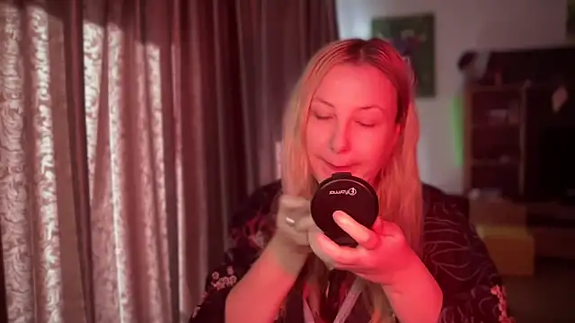 BikiHellena online show from November 2025 08:12:01 AM