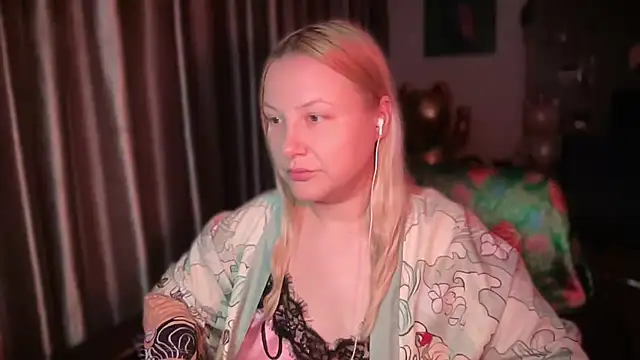 BikiHellena online show from July 2026 11:32:01 PM