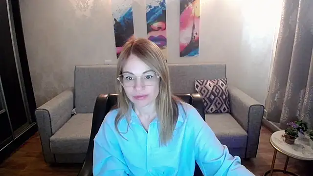 Snapshot of shy_hot_cat chatting on October 2025 08:33:01 AM shy hot cat online show from October 2025 08:33:01 AM