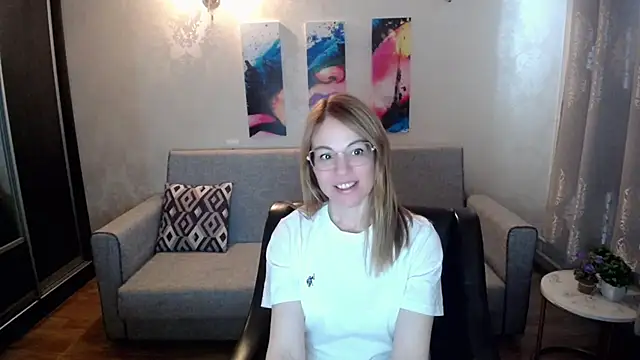 Snapshot of shy_hot_cat chatting on October 2025 06:57:02 AM shy hot cat online show from October 2025 06:57:02 AM