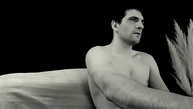 Snapshot of ObeyLust chatting on October 2025 04:26:02 PM ObeyLust online show from October 2025 04:26:02 PM