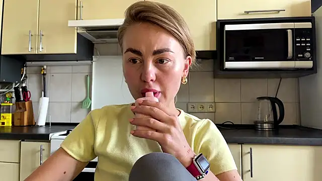 Snapshot of MartaLuna_ chatting on July 2026 07:45:01 AM MartaLuna online show from July 2026 07:45:01 AM
