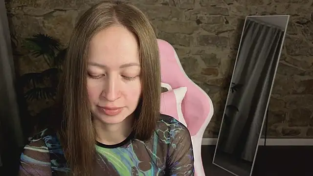 bella li   online show from December 2025 02:42:02 AM