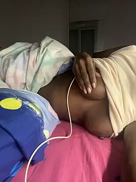 douceebene online show from September 2025 12:15:01 AM