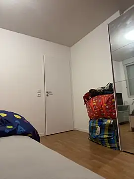 douceebene online show from November 2025 05:56:01 PM