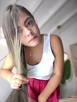 Snapshot of MayaMoanXXX chatting on October 2025 02:26:01 PM MayaMoanXXX online show from October 2025 02:26:01 PM