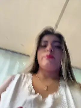 Snapshot of MayaMoanXXX chatting on November 2025 01:13:02 PM MayaMoanXXX online show from November 2025 01:13:02 PM