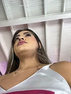 Snapshot of MayaMoanXXX chatting on November 2025 01:23:02 PM MayaMoanXXX online show from November 2025 01:23:02 PM