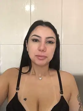 Snapshot of Andreininha chatting on November 2025 01:03:01 PM Andreininha online show from November 2025 01:03:01 PM