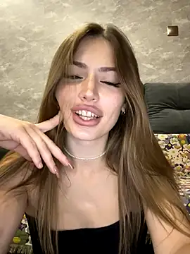 Elizabeth Tay online show from September 2025 05:27:01 PM