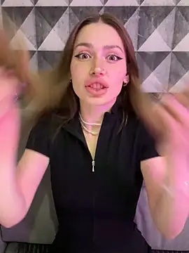 Elizabeth Tay online show from February 2026 05:58:01 PM