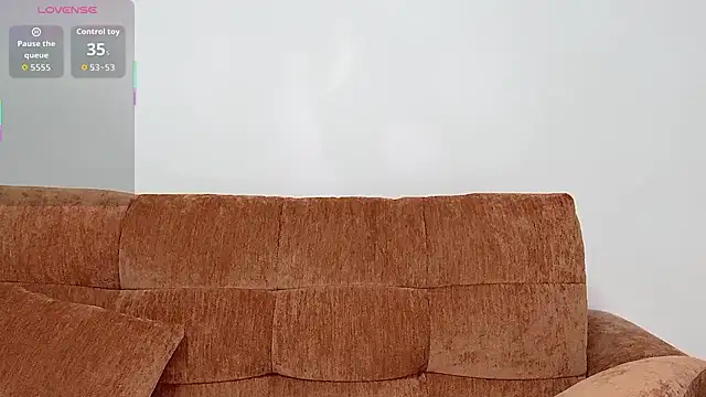 qiqi-2025 online show from February 2026 09:11:02 PM