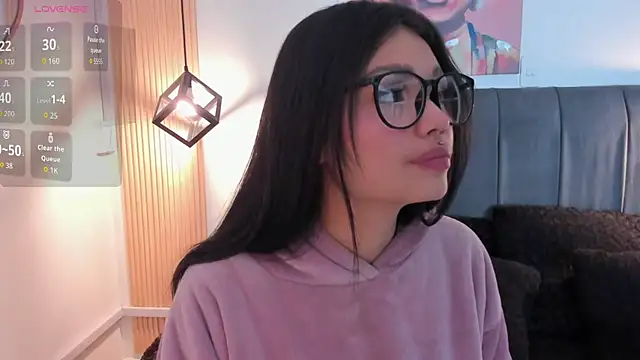 Evaa rosee  online show from October 2025 11:39:01 AM