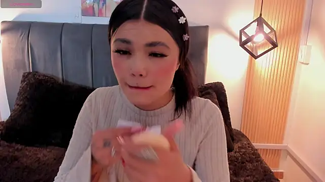 Evaa rosee  online show from October 2025 01:33:02 PM