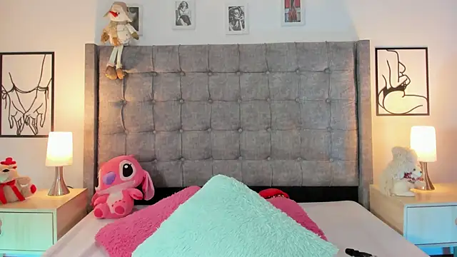 Linda Fosterr online show from December 2025 07:21:01 PM