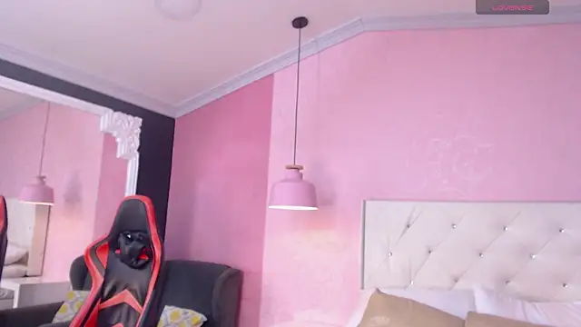 NatashaLimaa online show from September 2025 03:00:01 AM