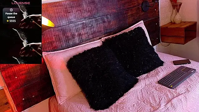 JhosuaVega online show from October 2025 07:57:02 PM