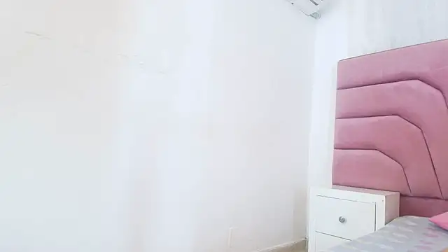 miajhonsonx online show from March 2026 02:45:01 PM