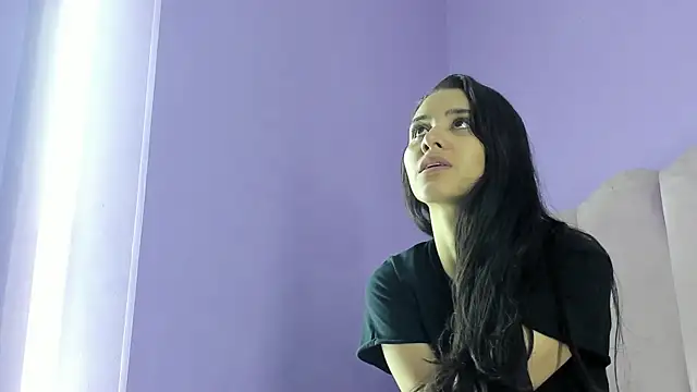 miajhonsonx online show from June 2026 07:40:01 PM