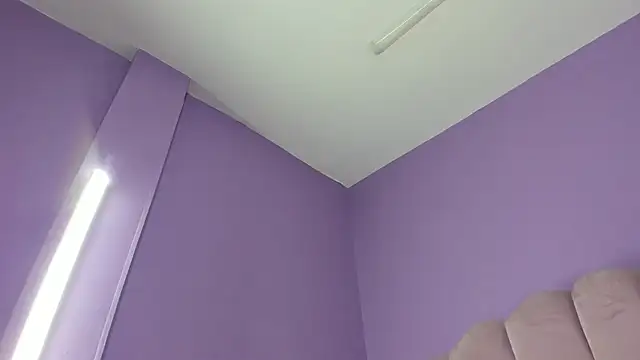 miajhonsonx online show from June 2026 08:03:01 PM