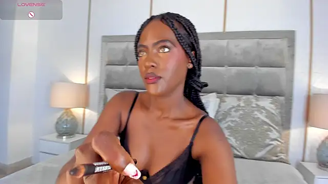 Snapshot of DakotaWangi chatting on December 2025 03:33:01 AM DakotaWangi online show from December 2025 03:33:01 AM