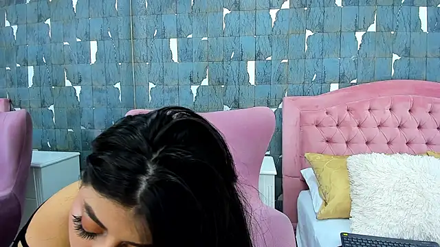 EvelynBun online show from November 2025 02:27:01 PM