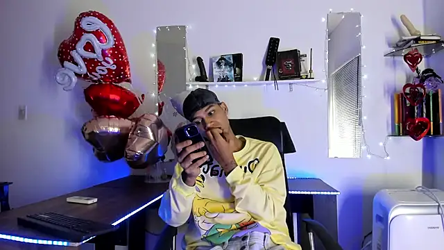 Snapshot of xxKamadevaxx chatting on February 2026 12:56:02 PM xxKamadevaxx online show from February 2026 12:56:02 PM