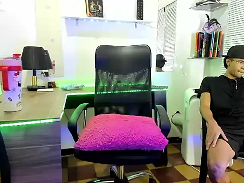 Snapshot of xxKamadevaxx chatting on March 2026 12:32:02 PM xxKamadevaxx online show from March 2026 12:32:02 PM