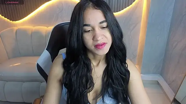 Maia Tx online show from November 2025 12:59:02 PM