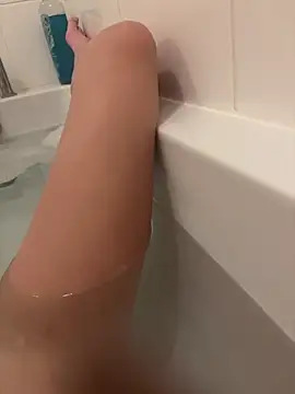 IceEyesUK online show from October 2025 06:39:02 PM