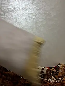 lara9Qouin online show from February 2026 09:56:02 PM