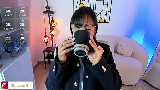 Lyliboomm online show from April 2026 11:47:02 PM