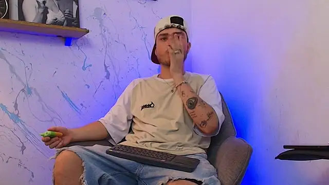 SALVATORE MULLER1 online show from October 2025 09:03:01 PM