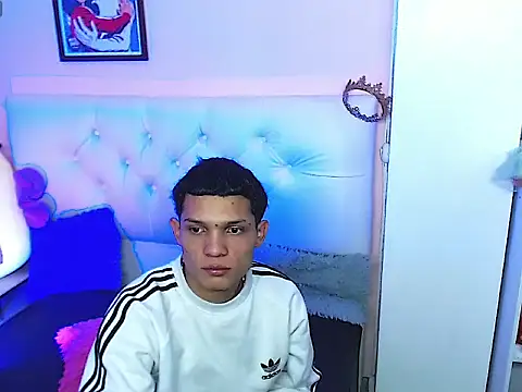 EL VENEZOLANO 22CM online show from September 2025 05:06:01 PM