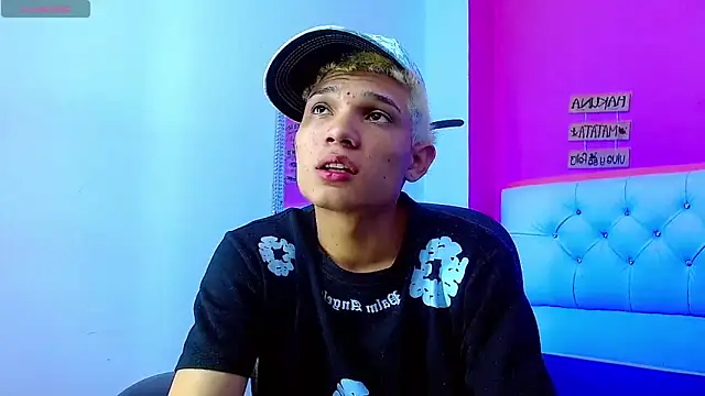 EL VENEZOLANO 22CM online show from October 2025 04:43:02 AM