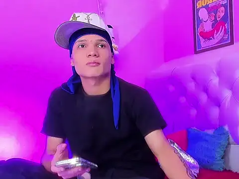 EL VENEZOLANO 22CM online show from December 2025 04:40:02 AM